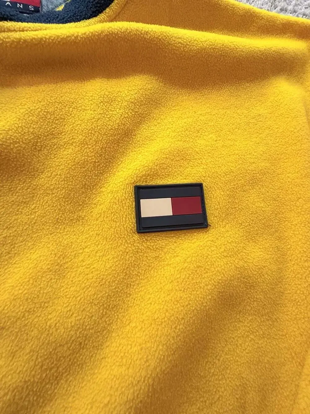 Vintage Yellow Tommy Hilfiger Tommy Jeans Sweater Men's Size Large